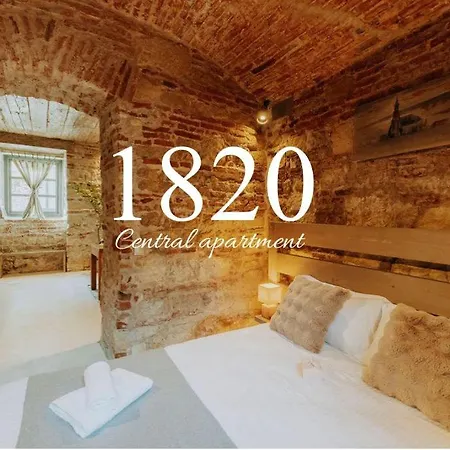 1820 Central Apartment